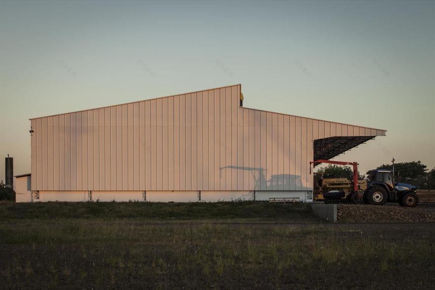 Super Tratores Uruguaiana 商业建筑设计-5