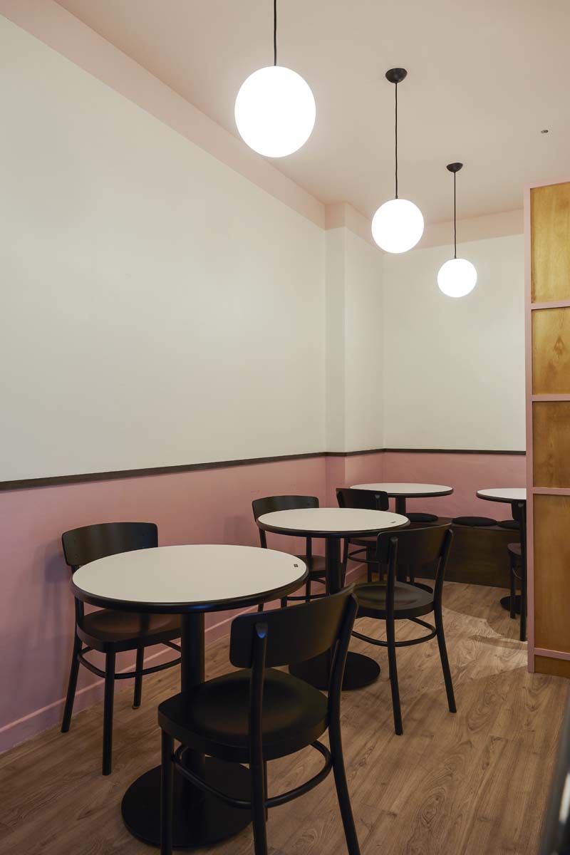 光点闪烁的八坪咖啡厅-6