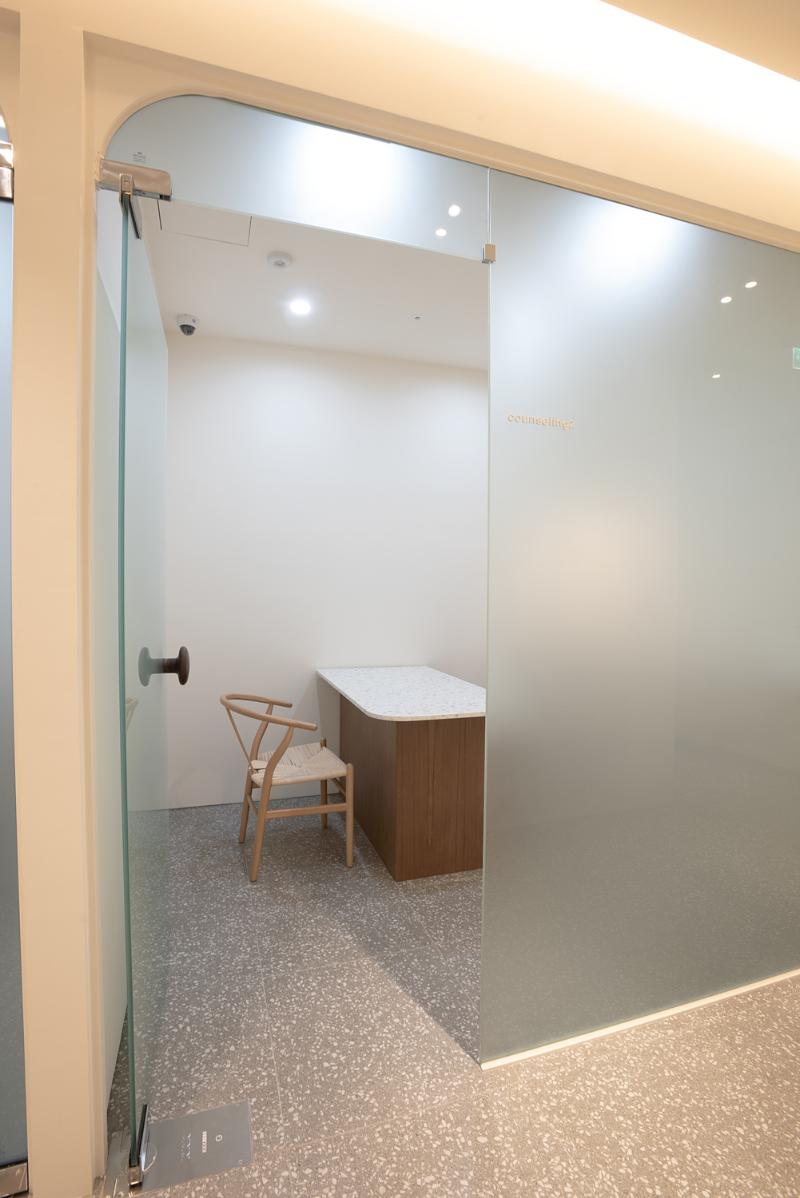 现代简约风美容诊所设计-7