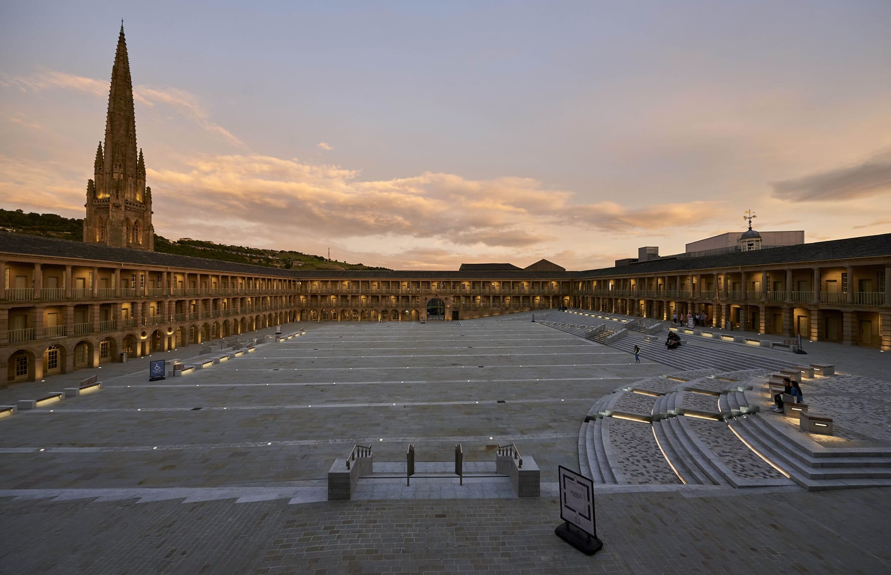 英国哈利法克斯 Piece Hall 广场 · 历史建筑的现代复兴-7