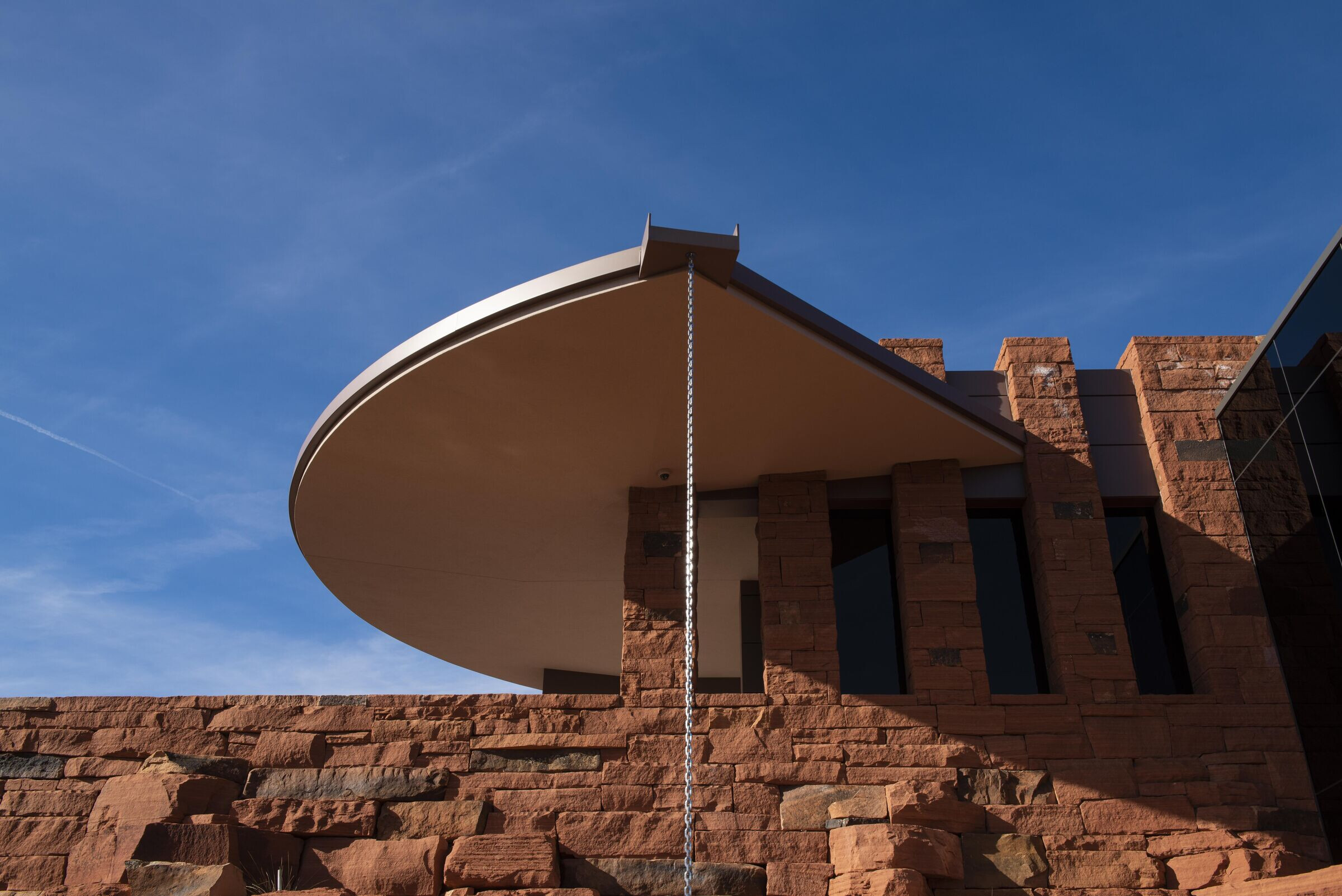 美国亚利桑那州塞多纳“月亮门”别墅,自然与现代的完美融合-15