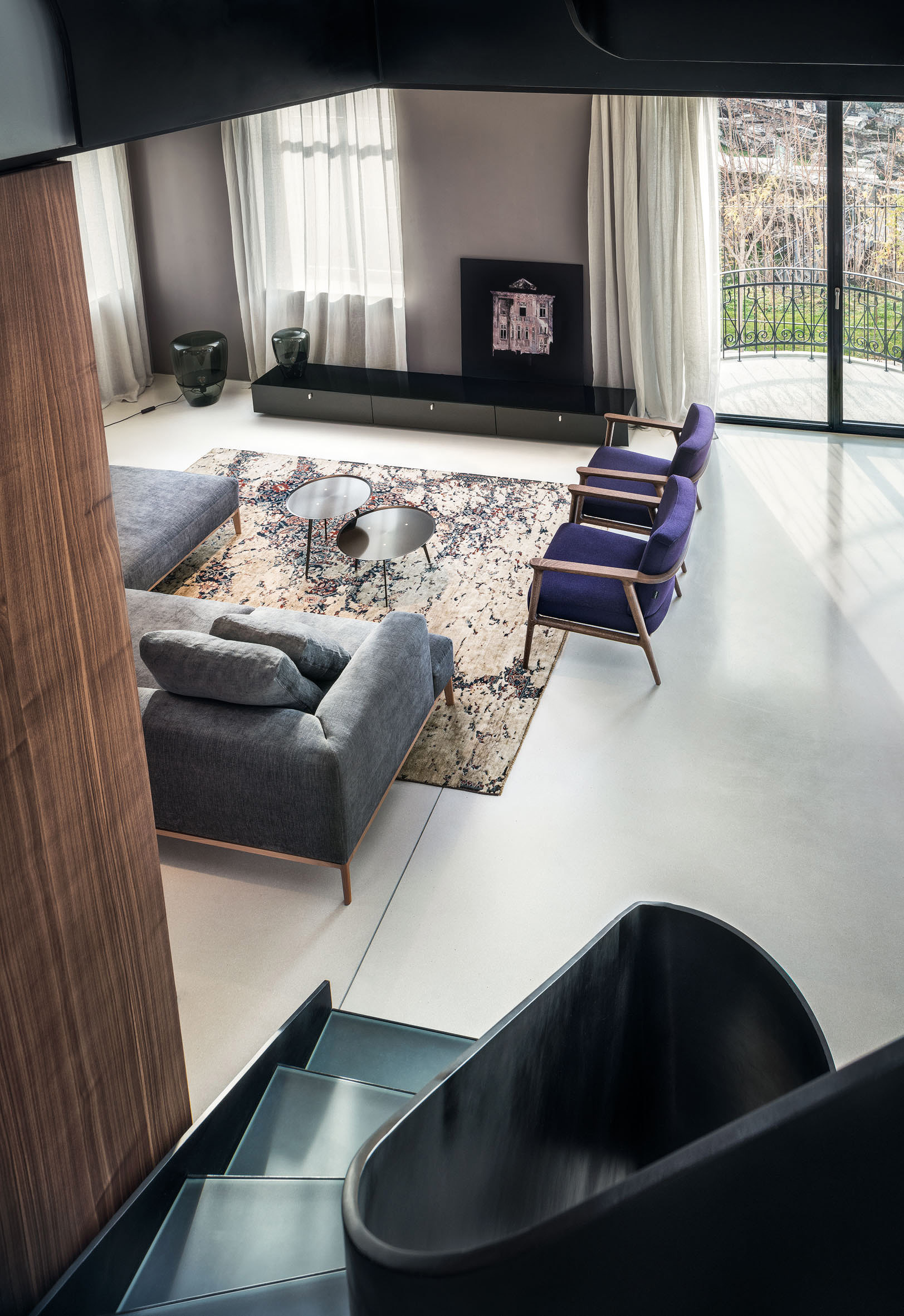 CLASSIC HOUSE SCULPTURE STAIRS-4