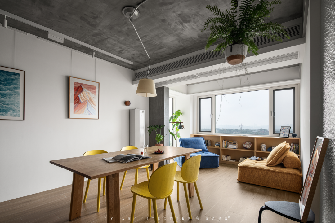 原始粗狂的混凝土裸顶遇上紧凑小三房,这酷酷的松弛感真让人着迷丨中国长沙丨東乙建设-29