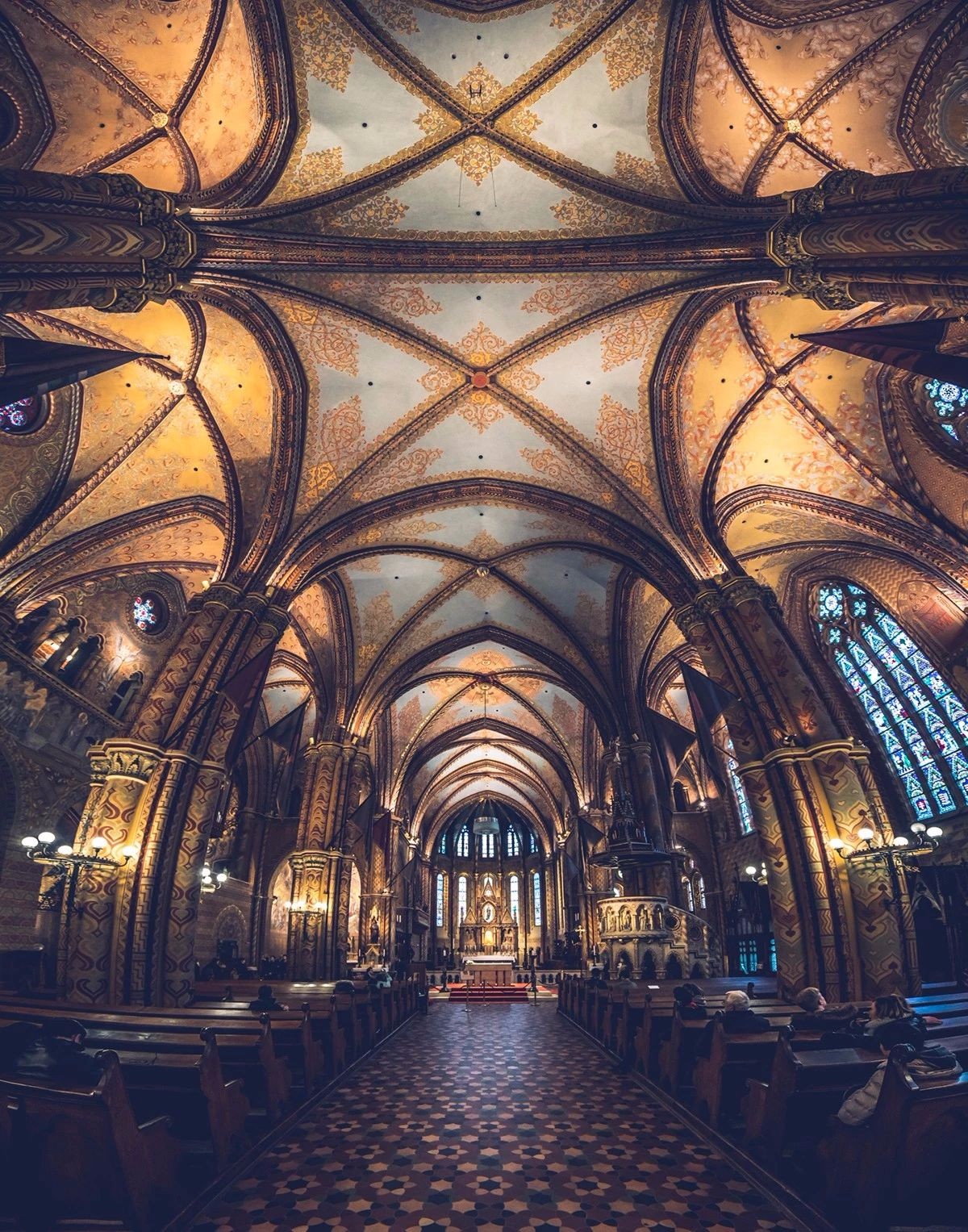 穿越天空的隧道 | 摄影师 Zsolt Hlinka 的几何建筑视觉-18