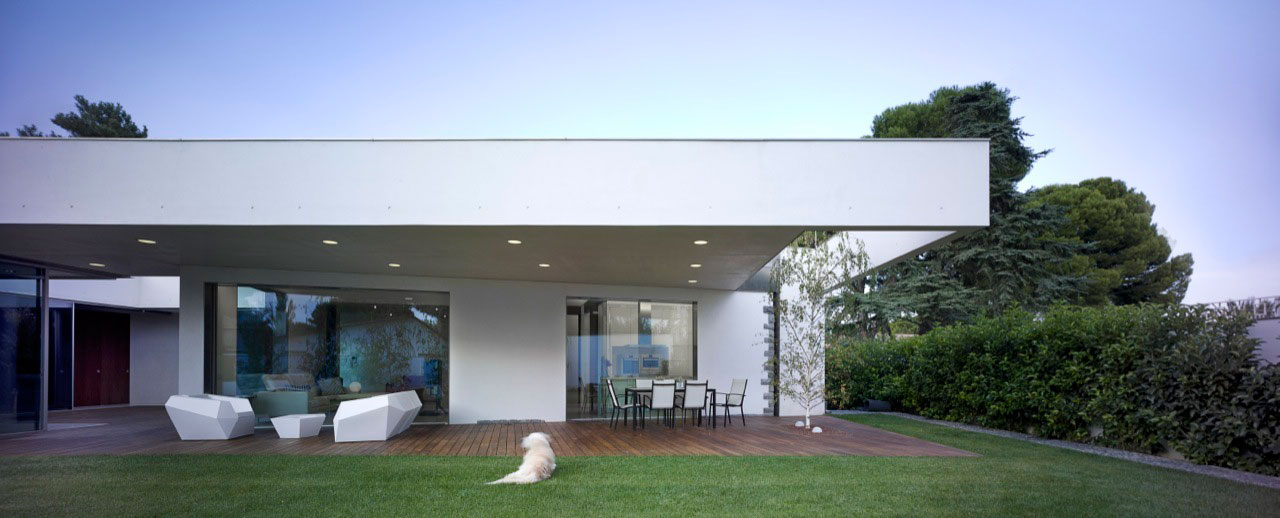 融合自然的西班牙现代住宅——G///bang El Caserón-11