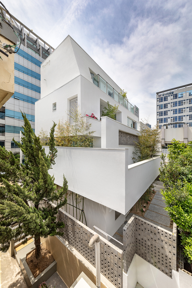 存在；是；处于-42