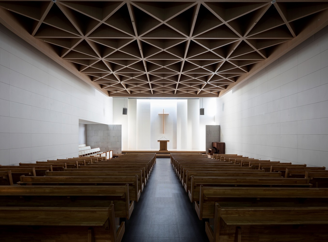 韩国 Heavenly Gem Church 融入自然,寓意深远的设计-12