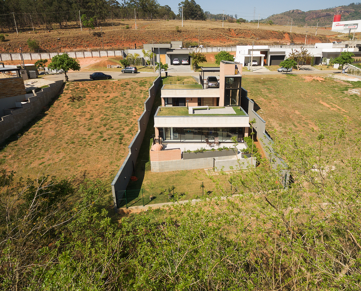 巴西 Centro Arquitetura APF House,融入自然的别墅设计-31