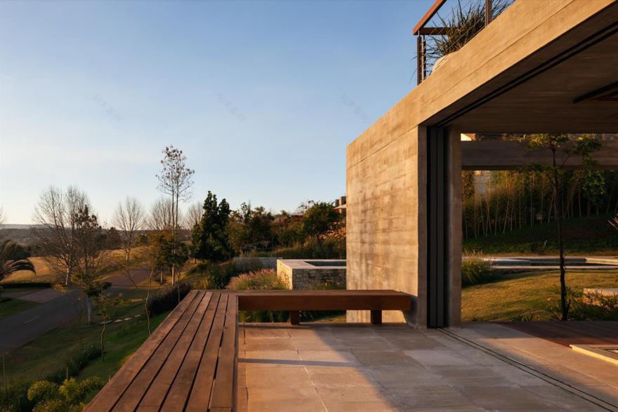 巴西 Bragança Paulista 斜坡住宅-22