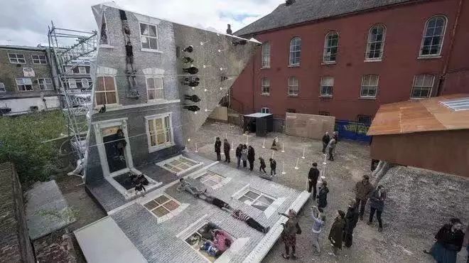 穿越镜像,探寻虚实之间的艺术空间-8