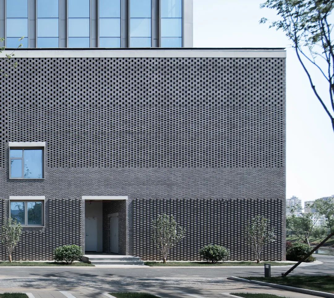 滨江新城休闲水街丨中国江苏丨江苏中锐华东建筑设计研究院有限公司荣朝晖工作室-38