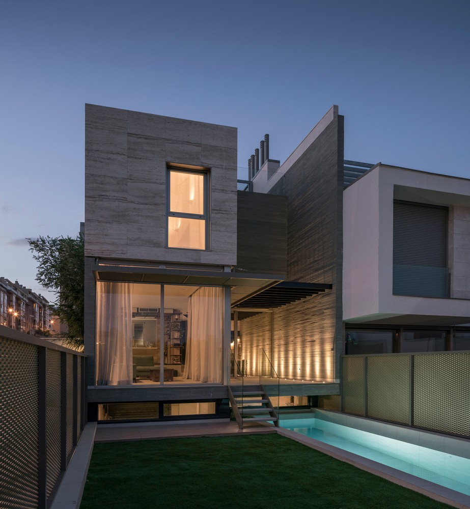 马德里锯齿形屋顶住宅-7