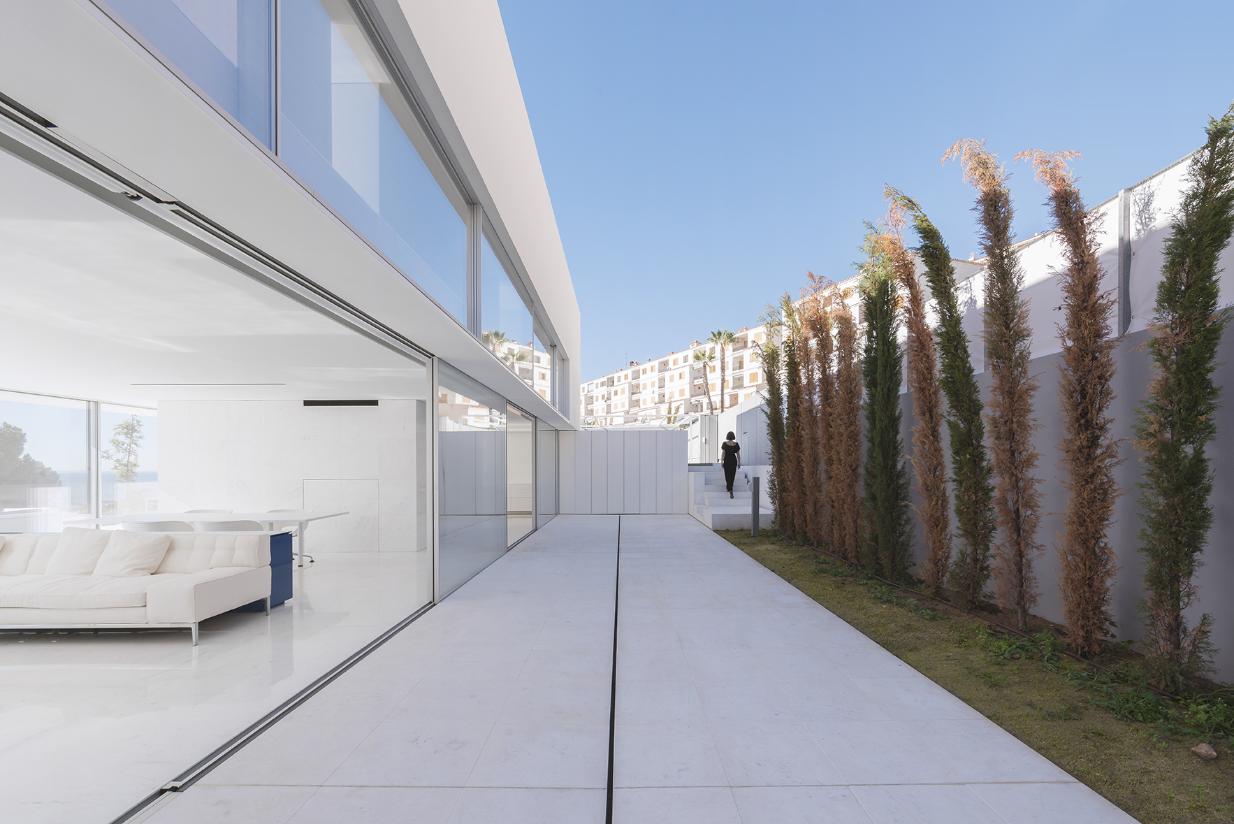 A House. By Fran Silvestre Arquitectos.-17