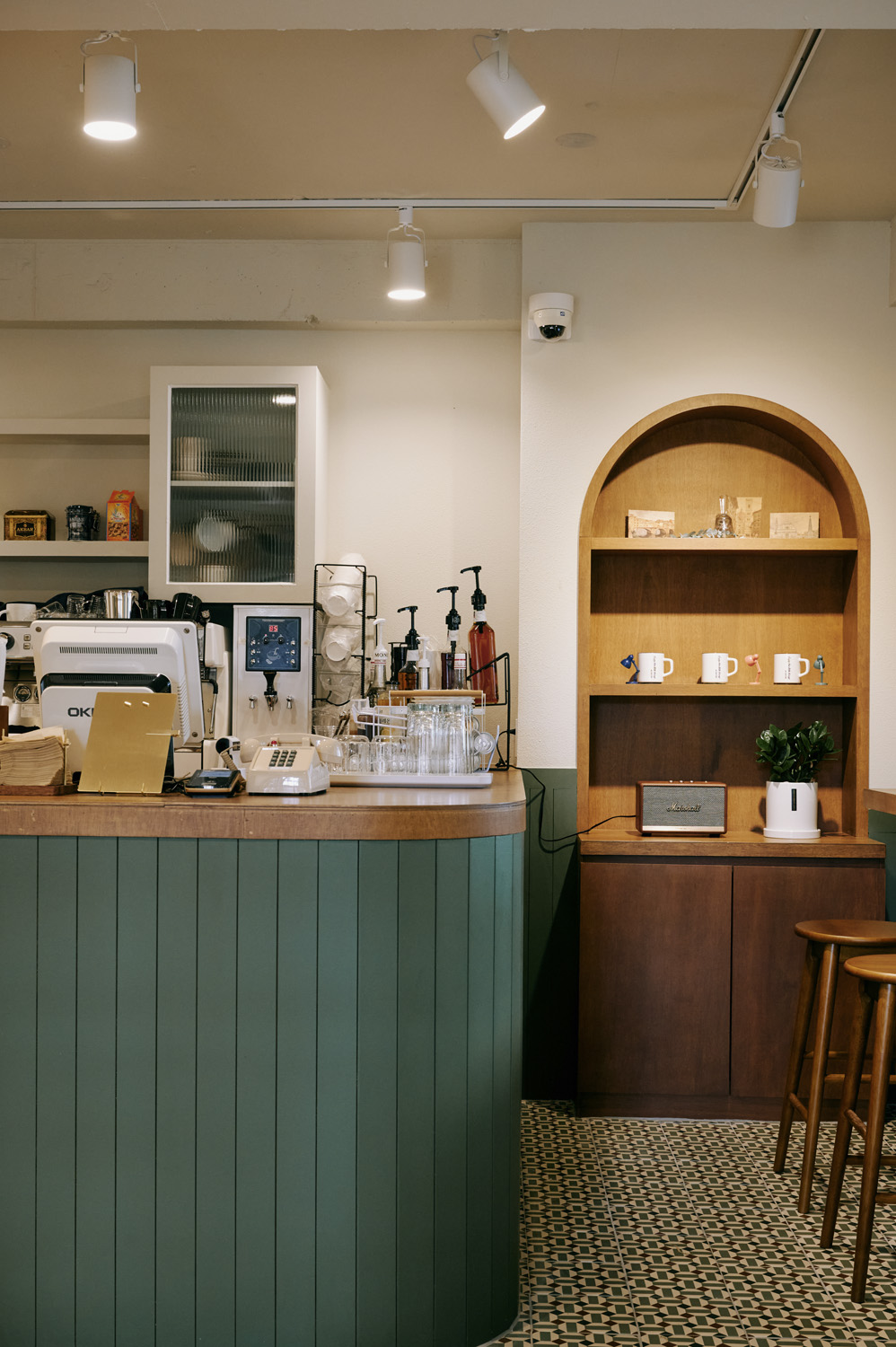 欧式家庭氛围的 15 坪咖啡厅设计-12