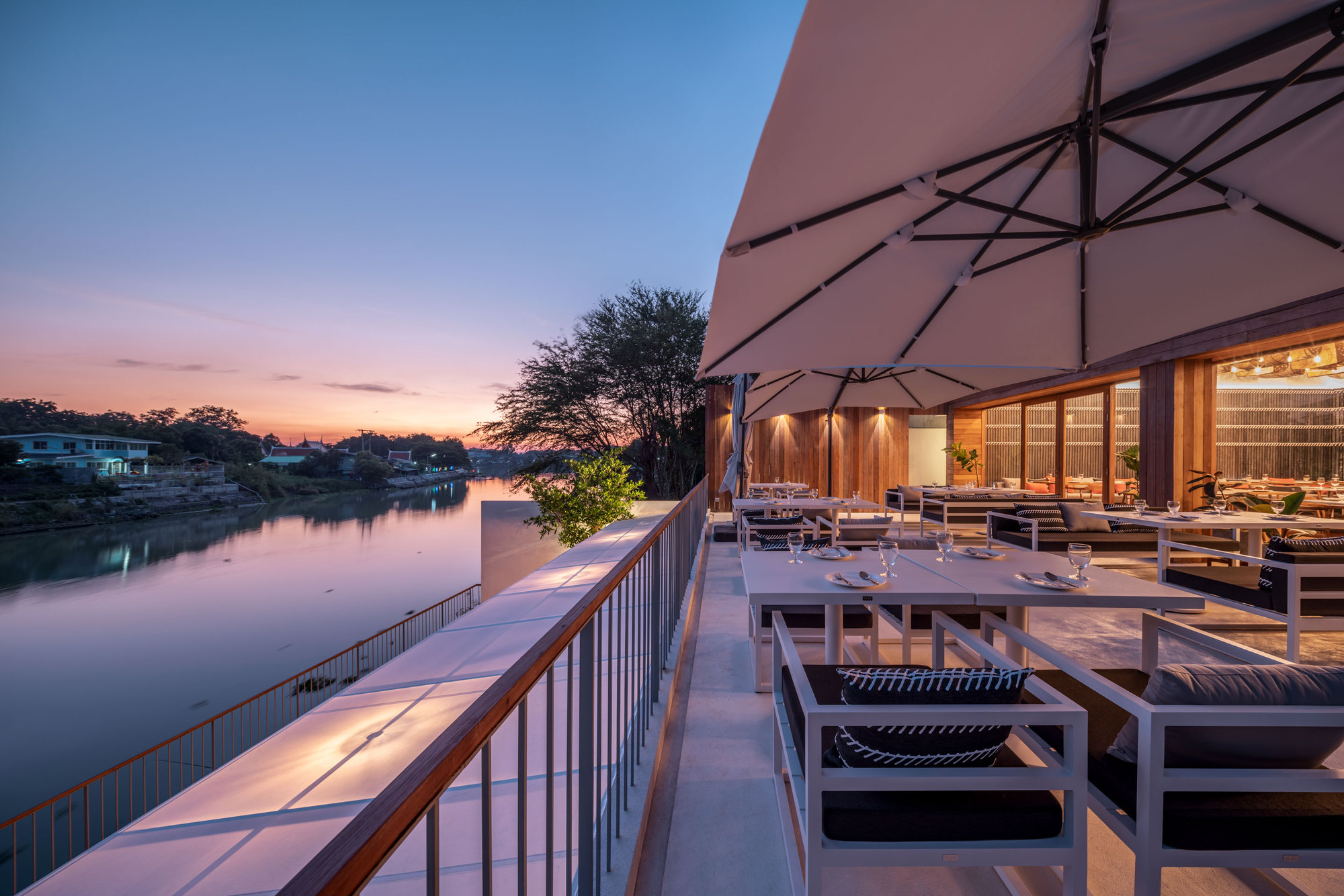 Baan Pomphet Hotel and Restaurant / onion-62