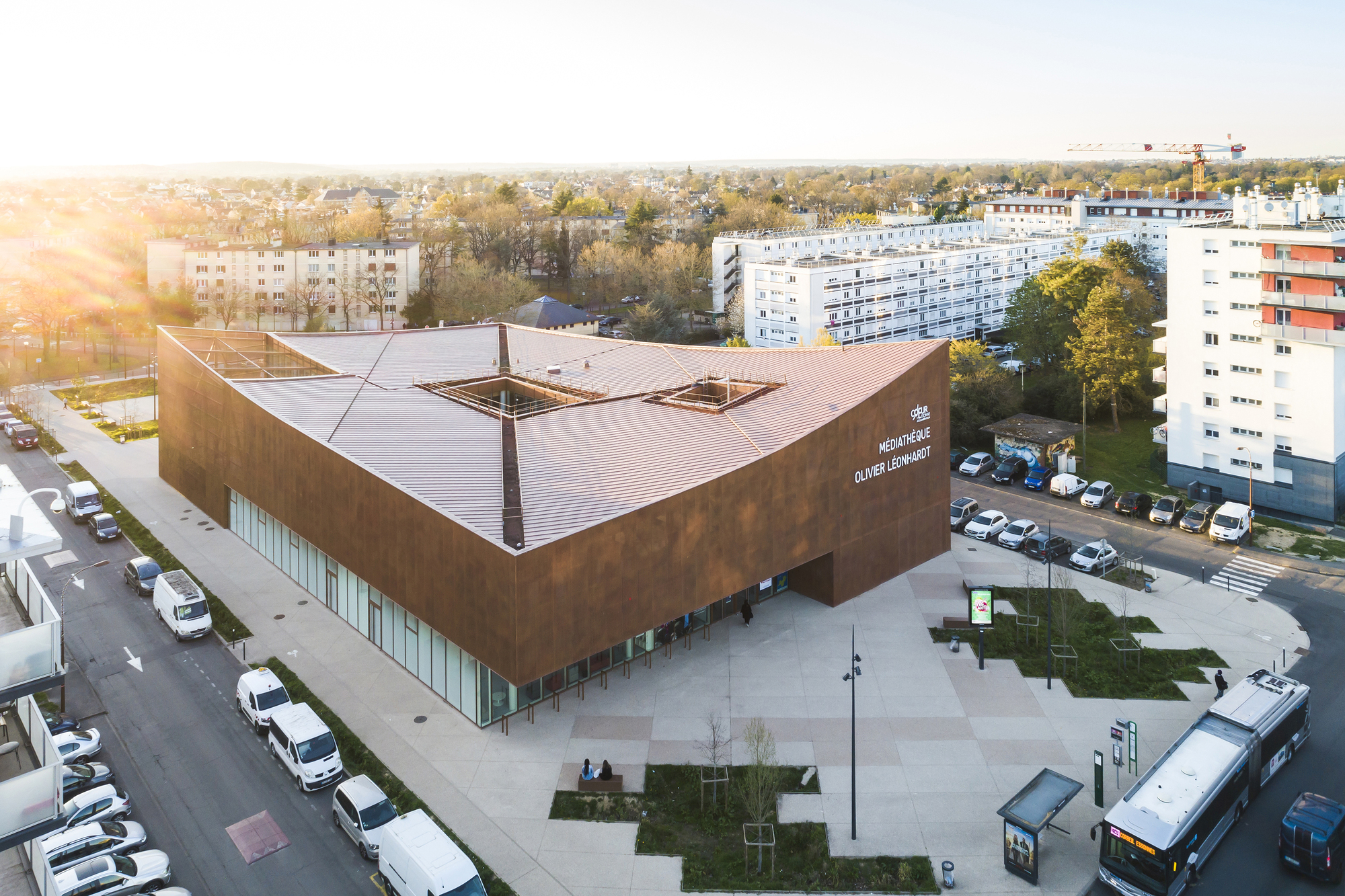 Media Library Sainte-Geneviève- des-Bois / archi5 + Calmm architecture-30