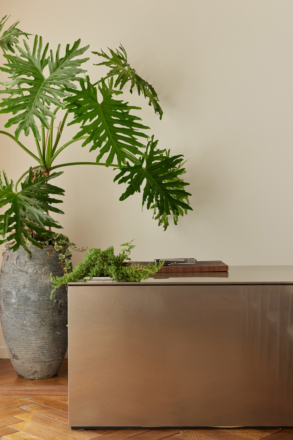 高级白色与木质，打造 92 分豪华室内空间-26