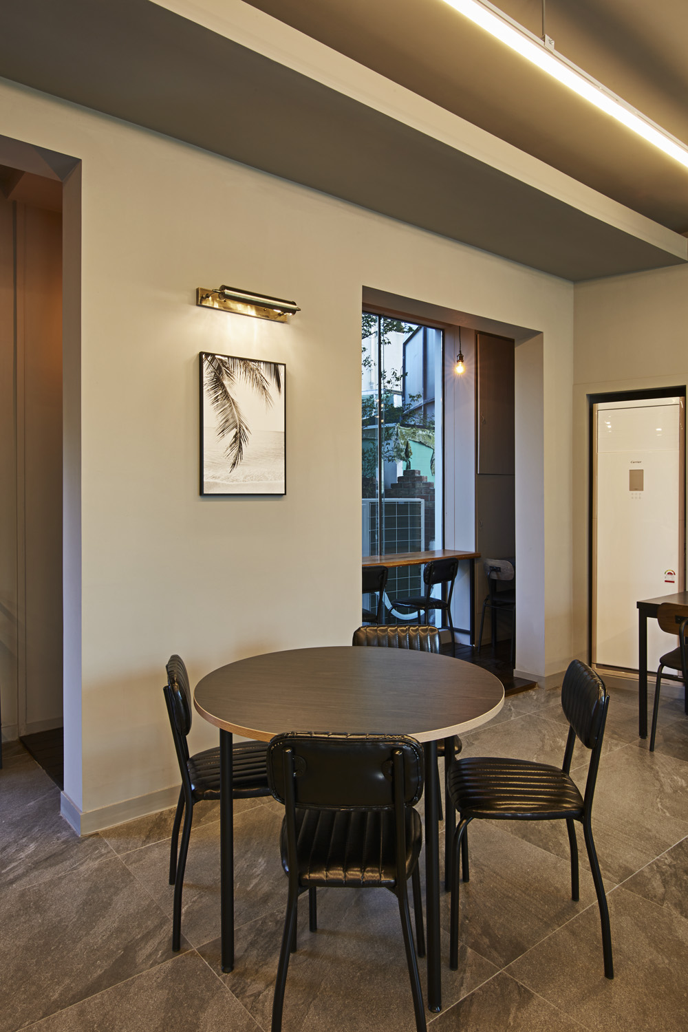 简约清新 18 坪咖啡厅设计-10