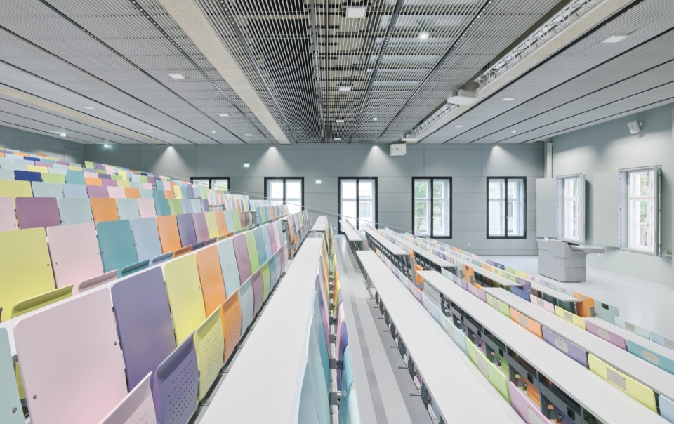 悬浮之阅 · 奥地利格拉茨大学图书馆扩建改造丨Atelier Thomas Pucher 事务所-24