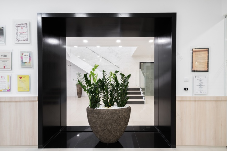 luna showroom interior-10