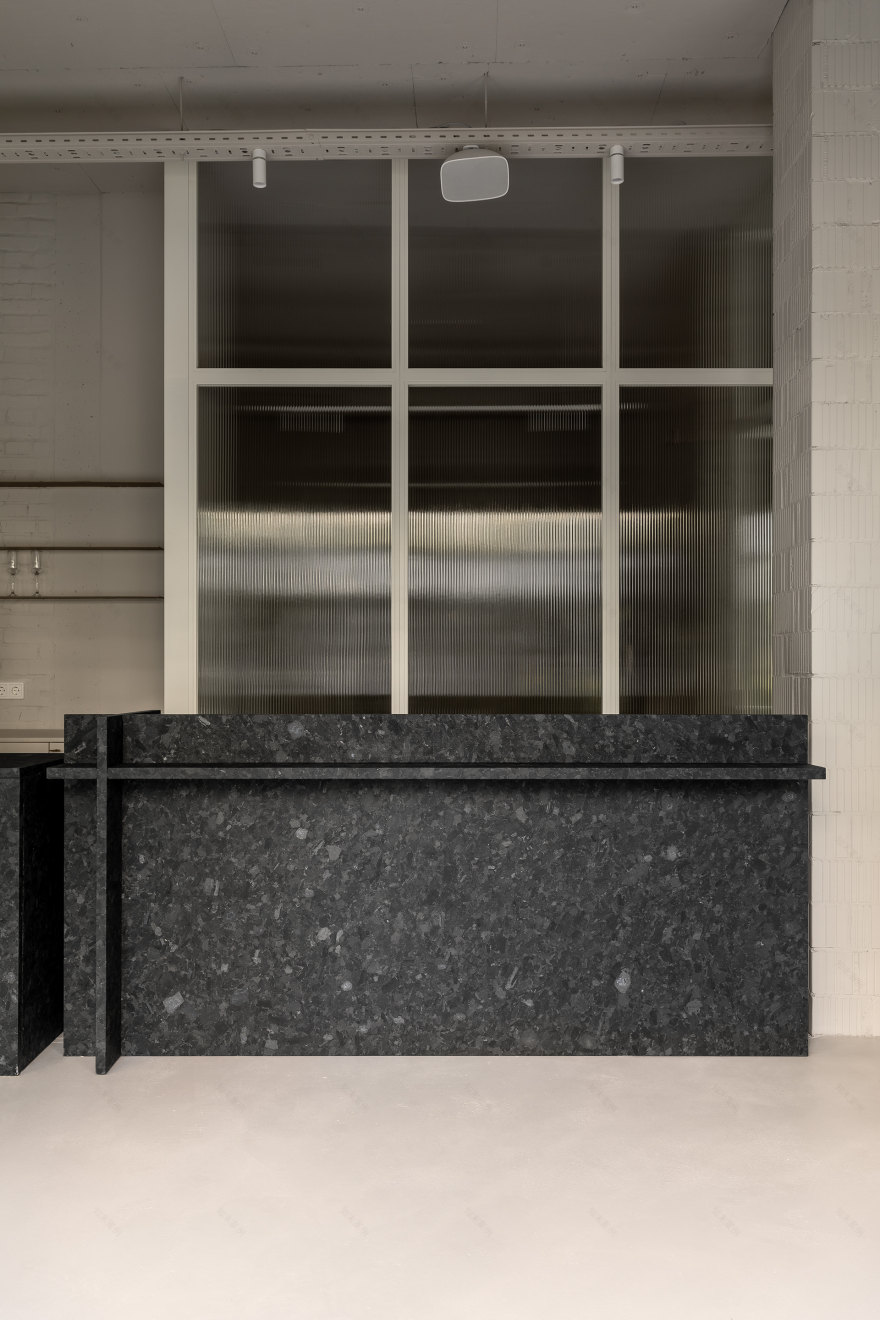 E·张力工作室(注:E推测为特定指代,tension常见意为张力 ,atelier意为工作室 ,具体需结合实际情况确定) 丨乌克兰基辅-18