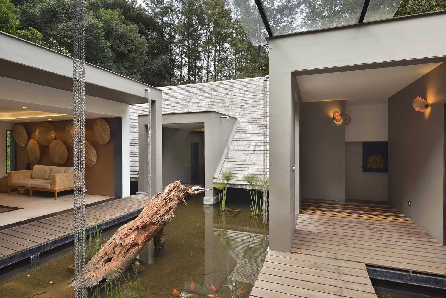 Manja Spa  PLAYGROUP Studio + AHCPL-32