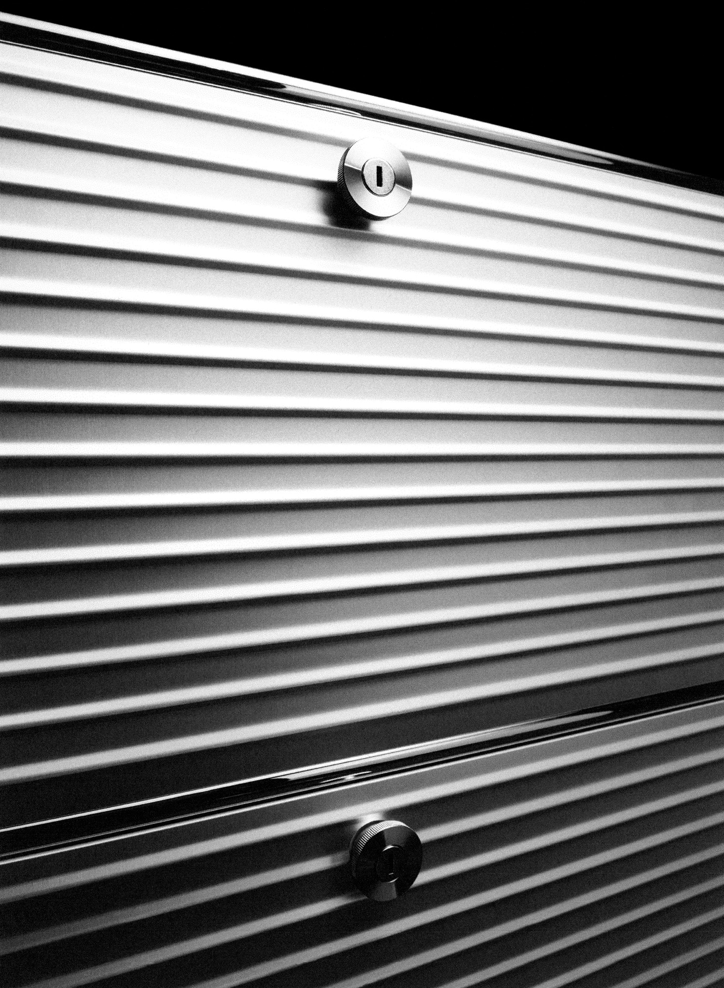 "Rimowa 与 USM 联手打造独特存储概念"-3