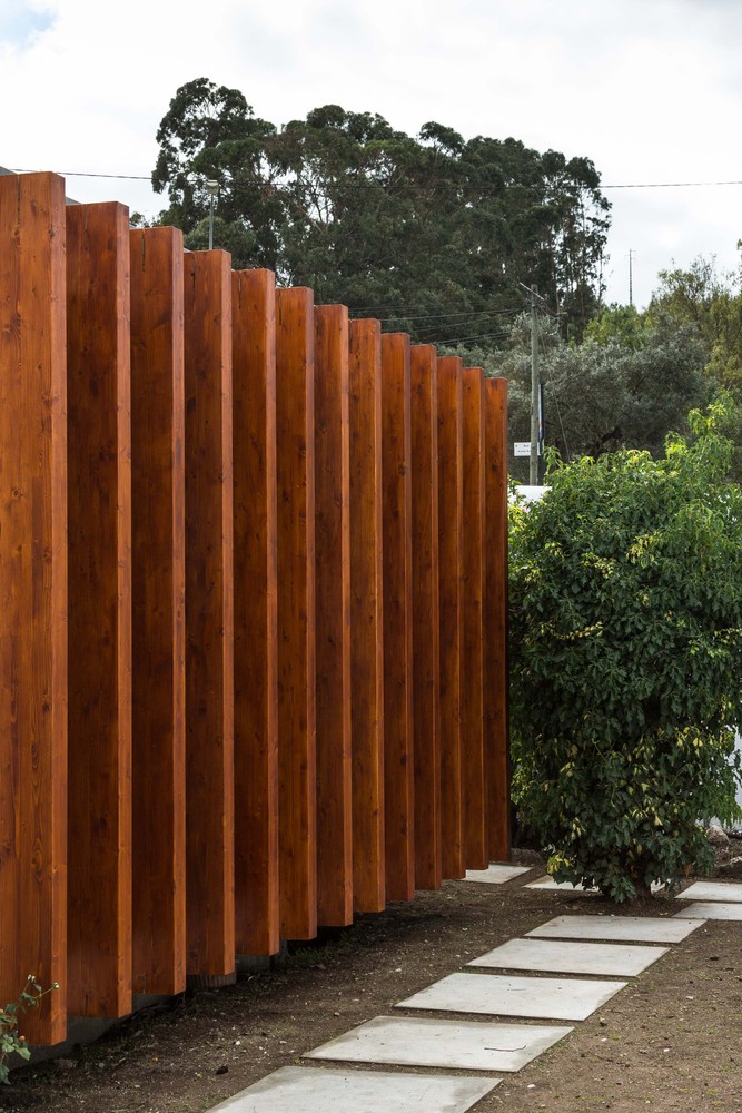 里斯本洛里什住宅 · 旧建筑新生命,彩色空间营造生活美学-21