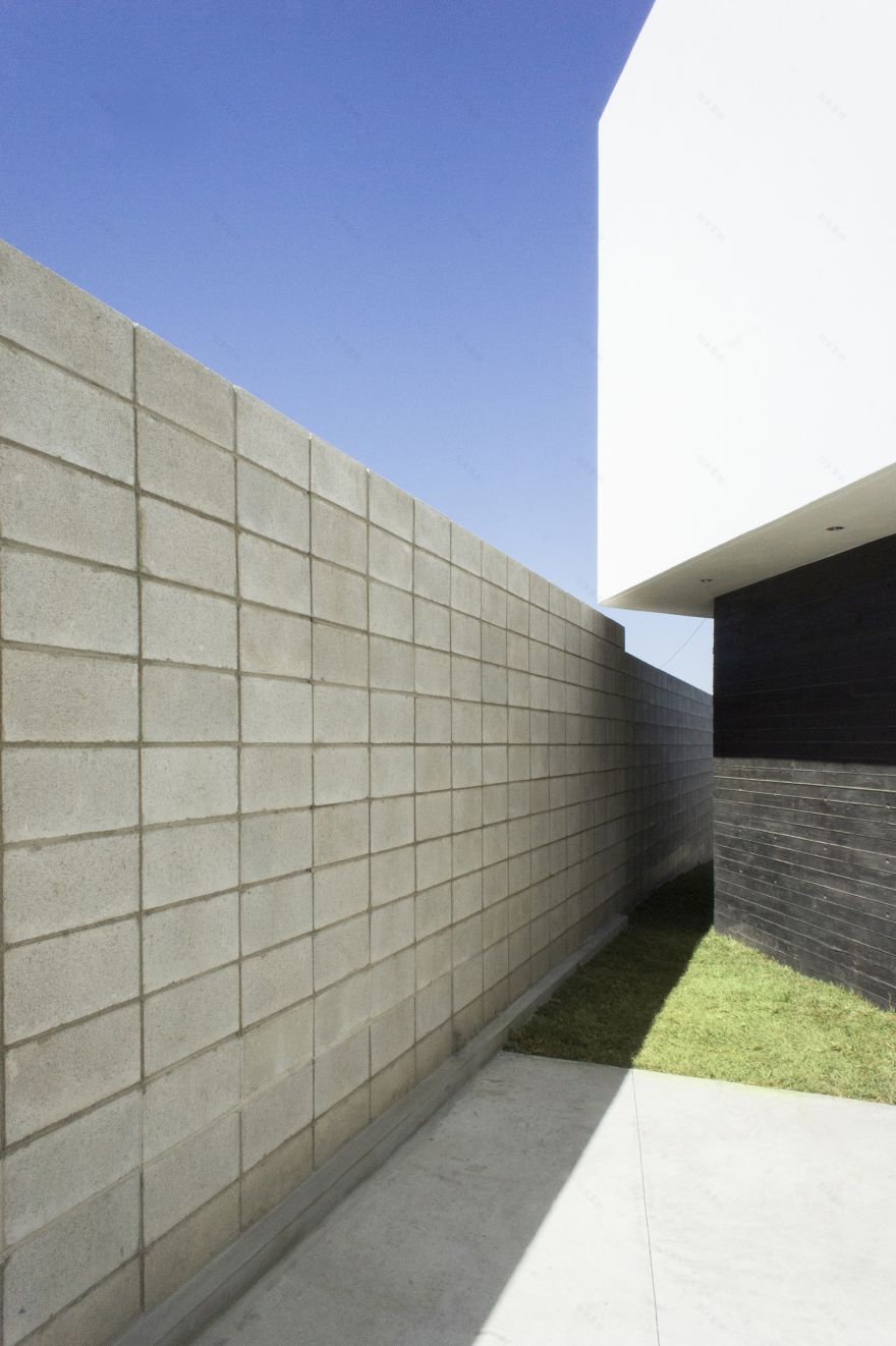 墨西哥 HDJ75 别墅 | 自然光与通风的室外空间设计-21