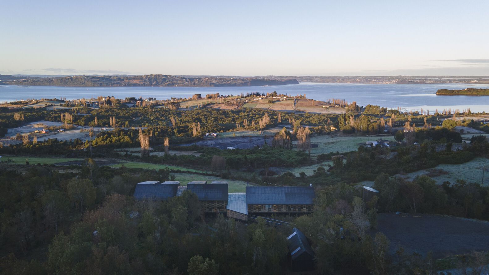 智利 Estancia Rilan 酒店丨奥图萨尔·格鲍尔·阿奎特科斯-7