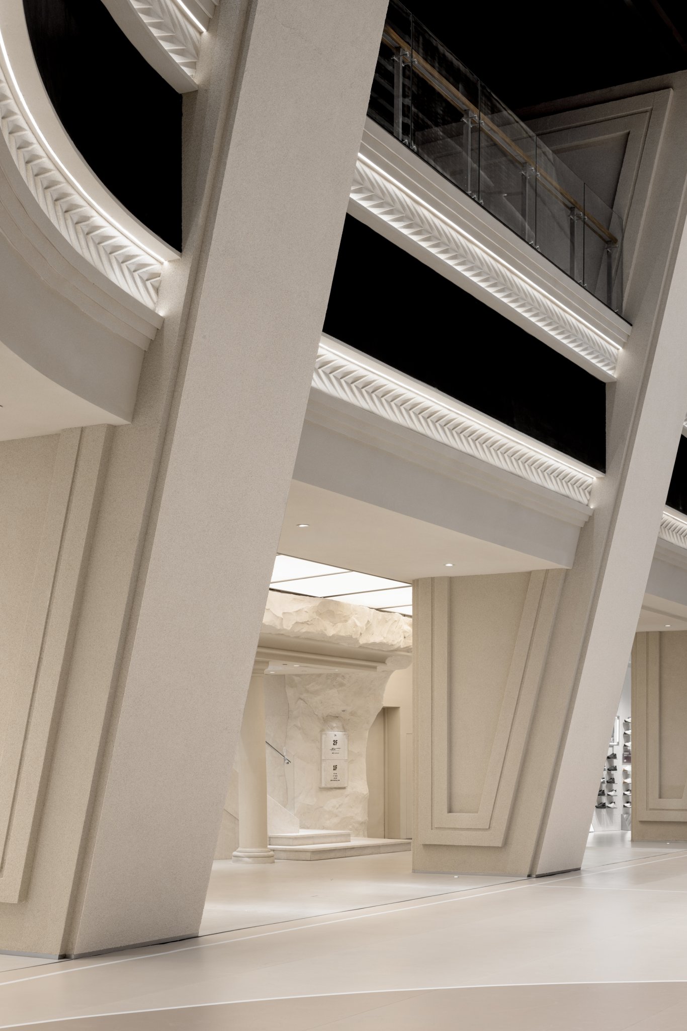 服装店丨中国深圳丨ANTA Space Creative,STILL YOUNG-40