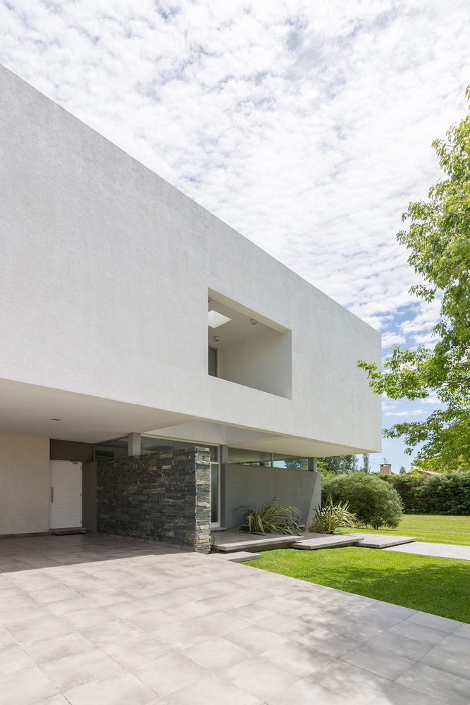 Modern House in Which every Unnecessary Element has been Eliminated-11