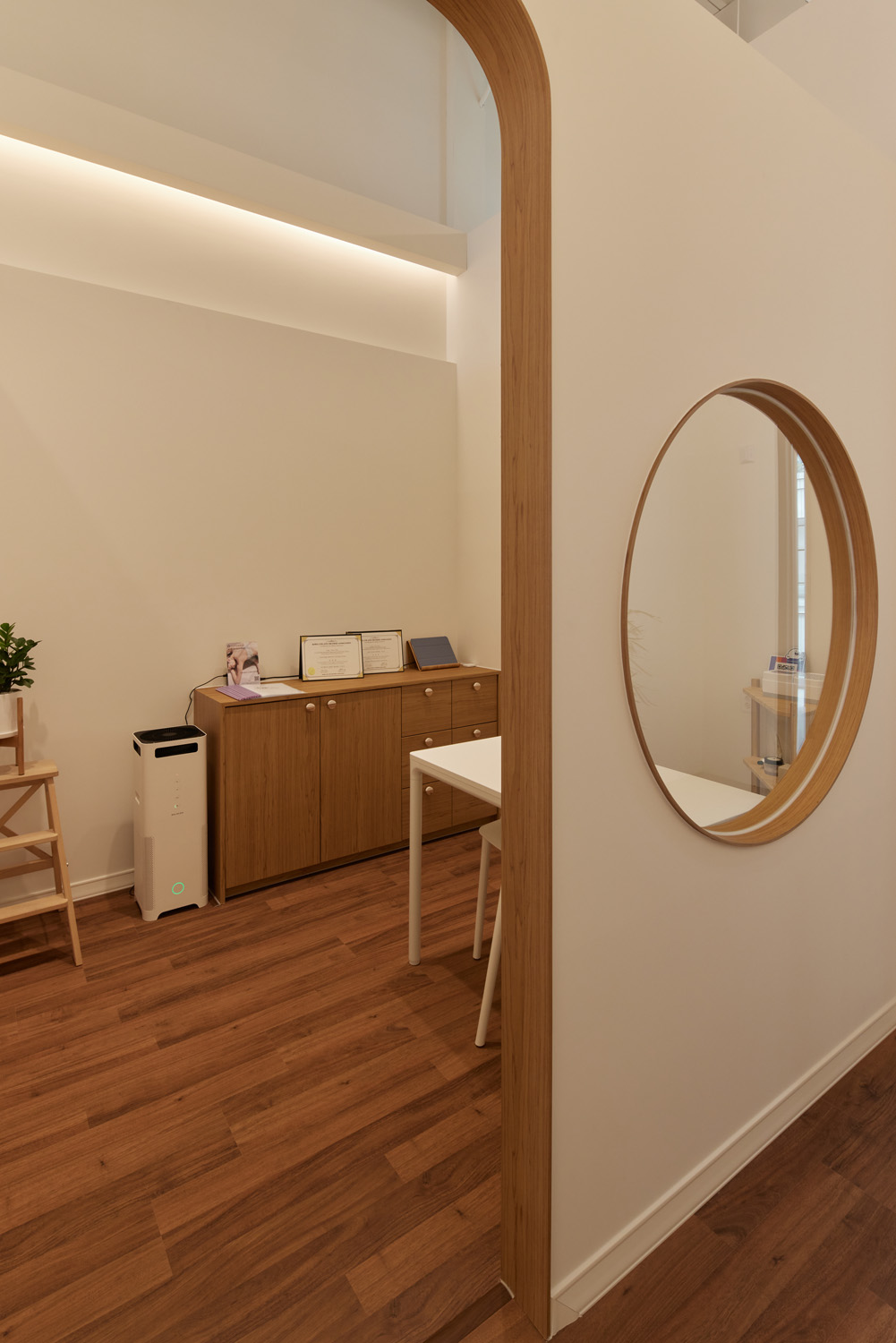 白色与木质，打造温馨的 27 平米公寓-14