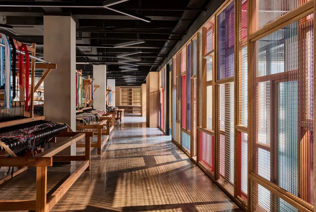 乖幺妹土家织锦企业馆及织锦工场丨中国张家界丨风合睦晨空间设计-54