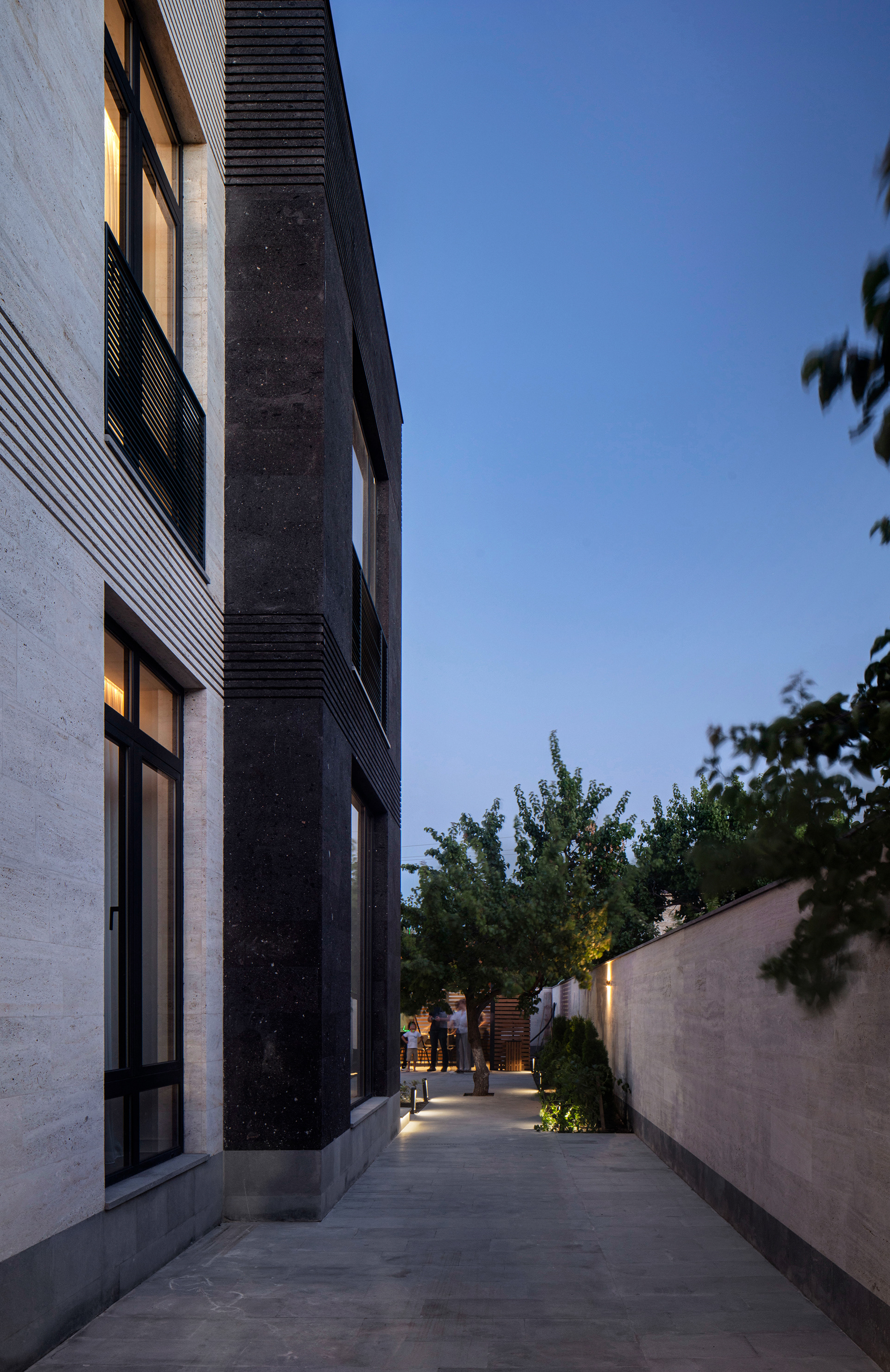 现代自然风格（注：MODERN NATURAL常见用于形容设计、装饰等领域呈现出现代与自然相结合的风格，此翻译结合常见语境若有更具体语境，可按需调整） 丨Armenia丨Futuris Architects-62