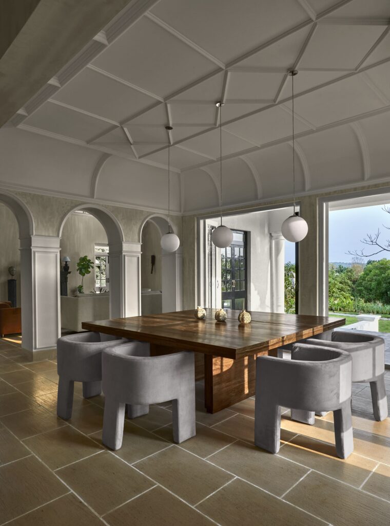 鸡蛋花庄园

注：Frangipani常见指鸡蛋花 ，Estate有庄园、地产等意思，结合语境这里翻译为鸡蛋花庄园较为合适 丨FADD Studio-26