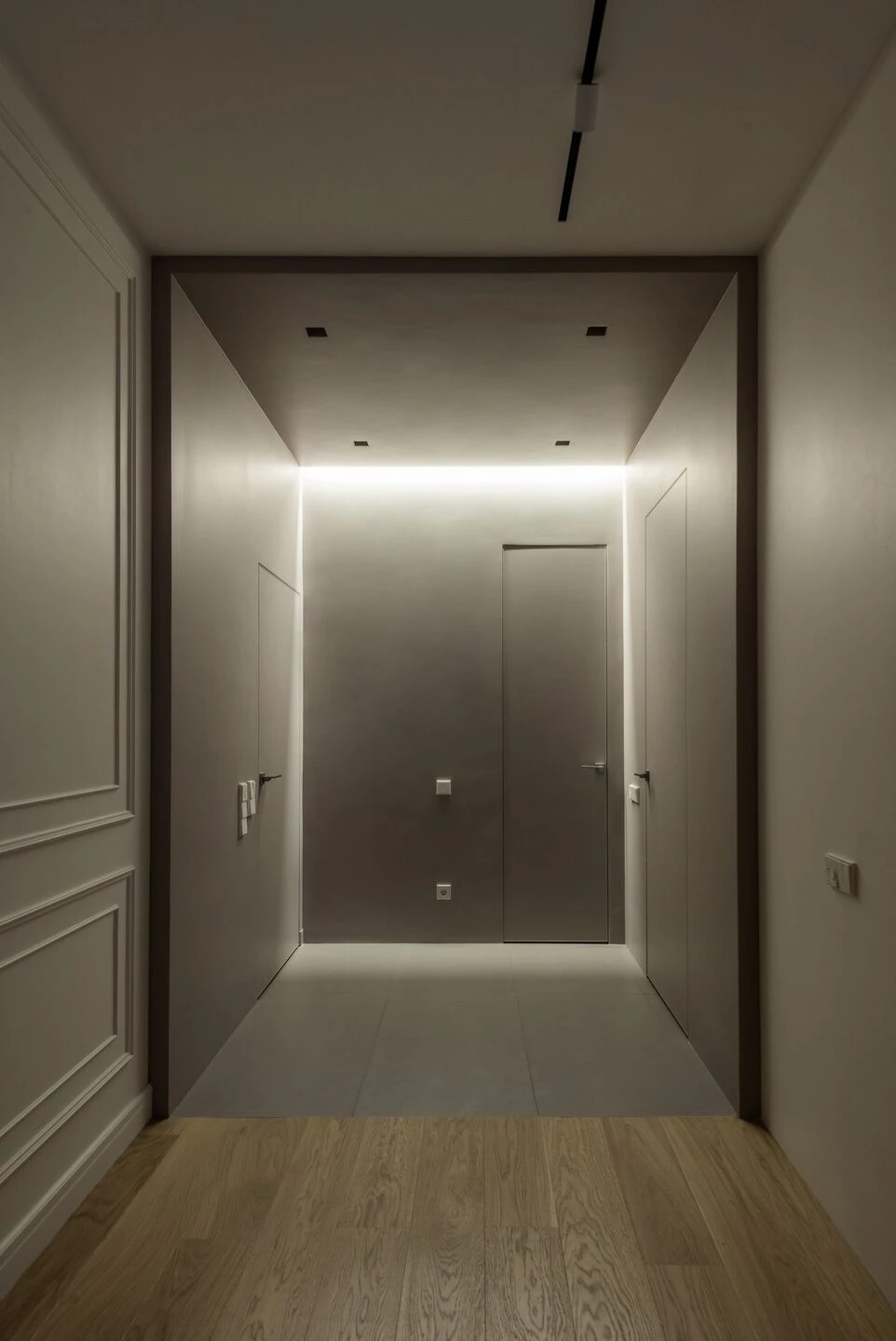 Philosophy of moderation neoclassical apartment-44