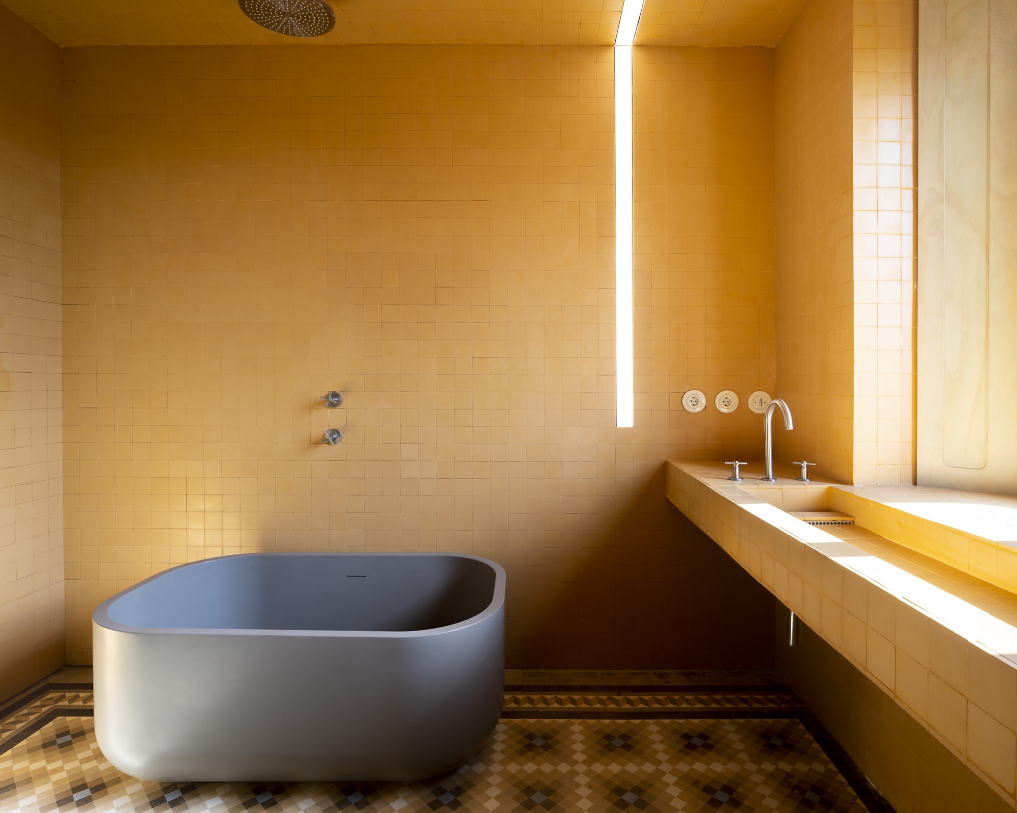 格兰维亚画廊之家丨西班牙格拉纳达丨Annona + Ana Frias-36