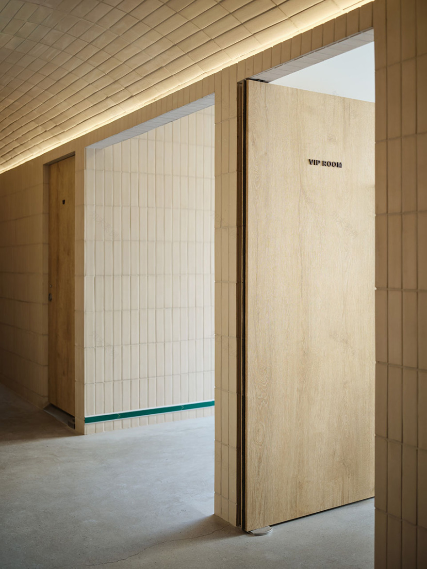 慢庭院 · 德州烧烤餐厅丨韩国丨Indiesalon 事务所-97