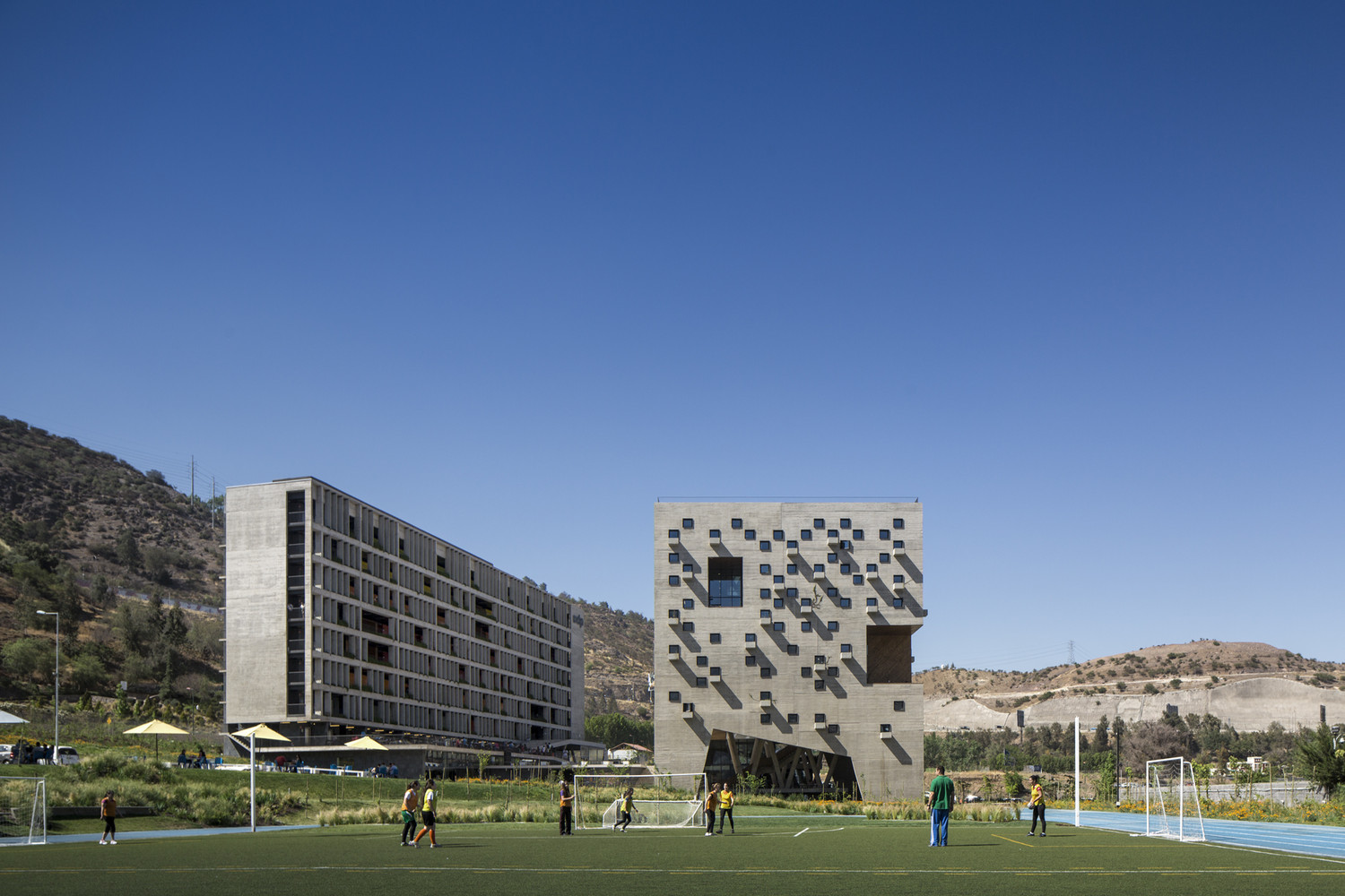 School of Economics and Business Diego Portales University  Rafael Hevia + Rodrigo Duque Motta + Gabriela Manzi-60