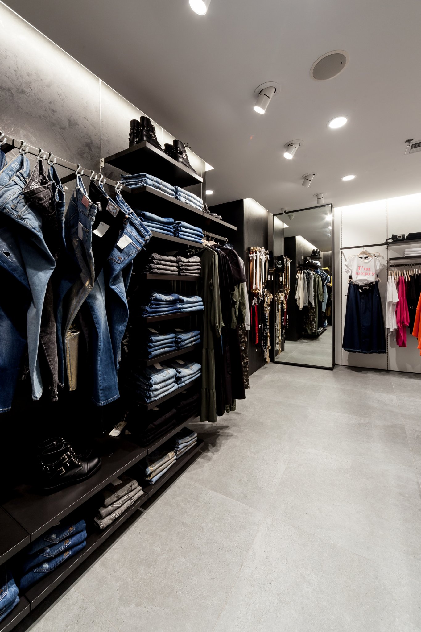 希腊 Avenue Mall 的 BSB 概念店丨希腊雅典丨Kordas Architects 建筑事务所-14