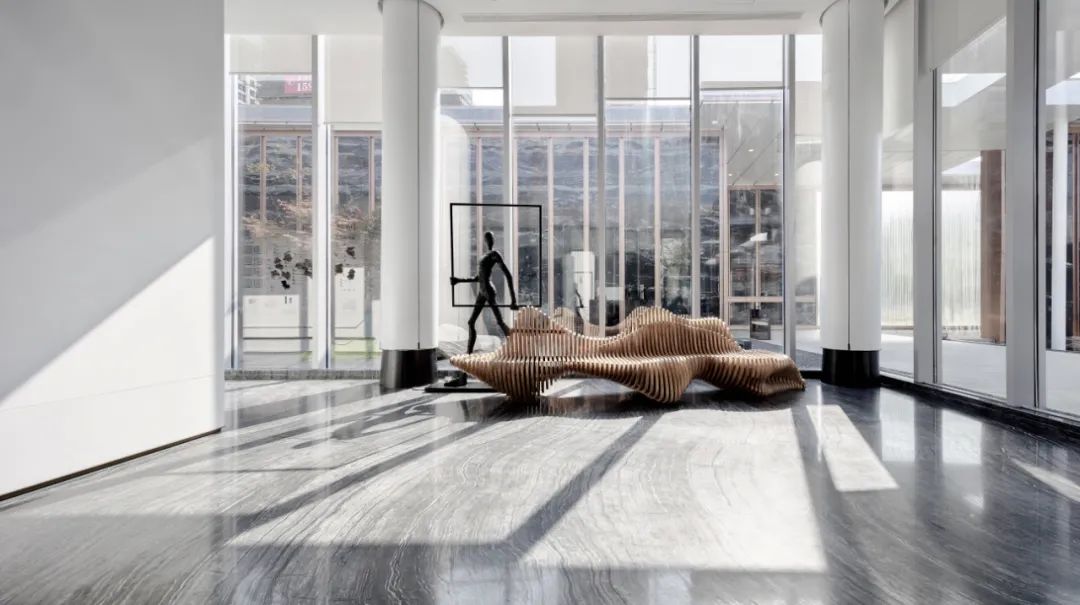 华鸿售楼中心——现代艺术与自然环境的和谐共生-18