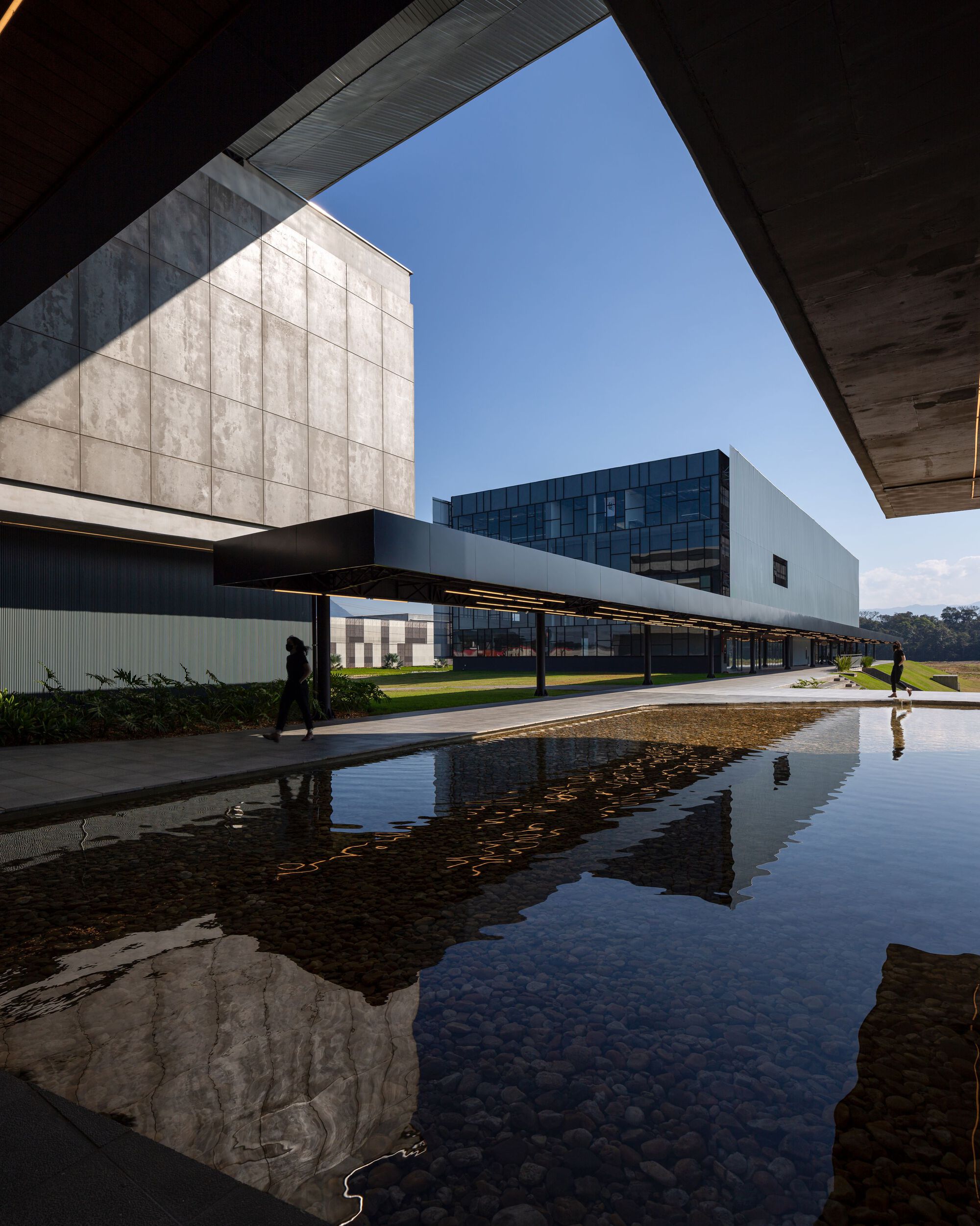 巴西 Joinville 科技园的绿色智能建筑设计-6