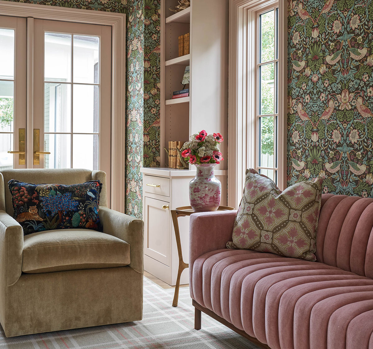 达拉斯美丽住宅 | 淡雅粉彩与花卉壁纸的完美融合-1