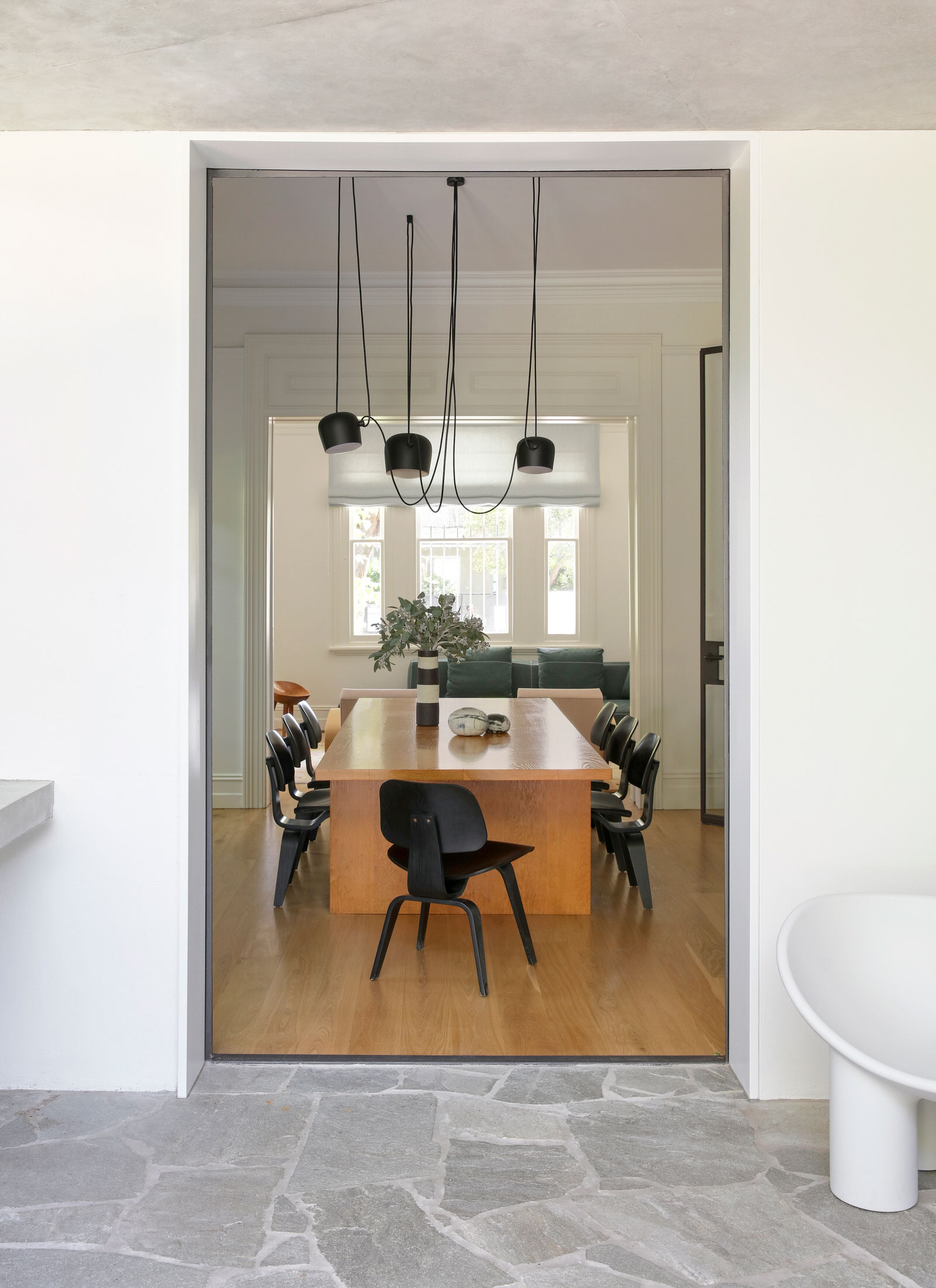 混凝土与绿意的和谐共舞 · Grove House丨澳大利亚悉尼丨Clayton Orszaczky-1