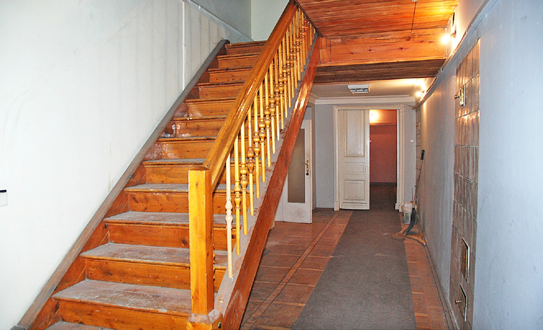 苏联建筑风格的独栋别墅设计-17