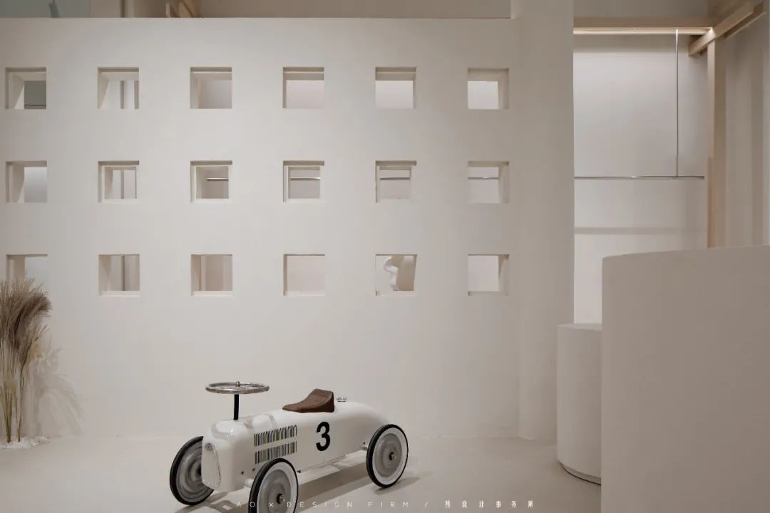 打破重组构建新秩序,南京 100㎡童装店设计展示创新空间美学-60