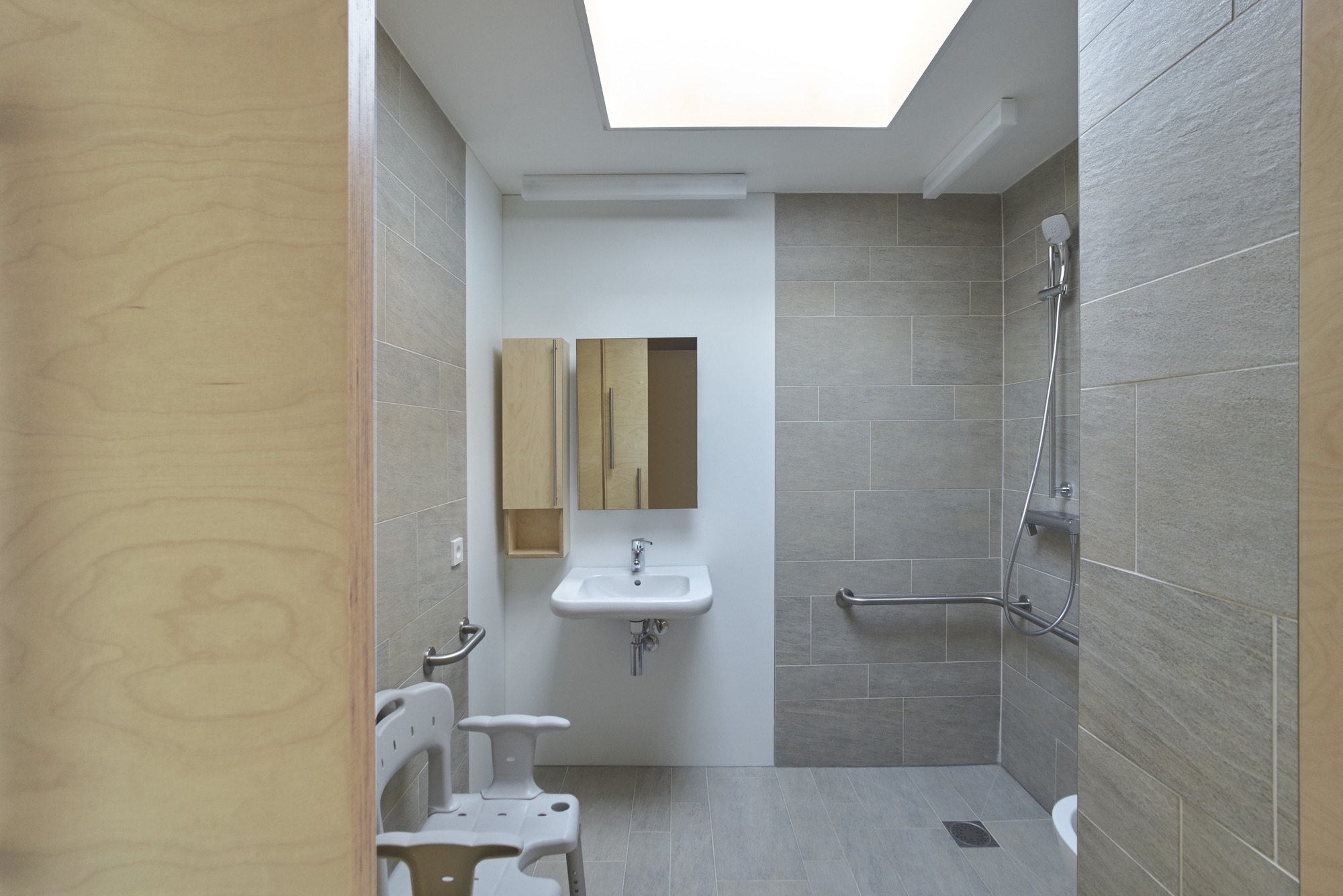 简约而高效，医疗建筑的精致更新-26