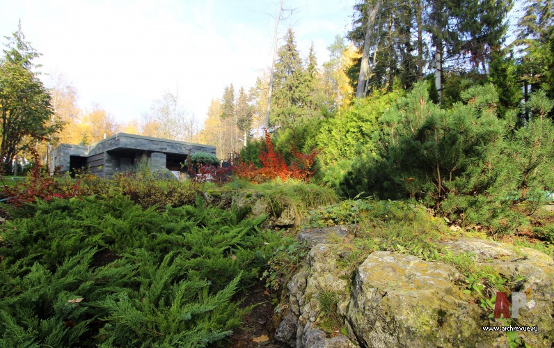 带现代简约建筑和旱溪的小地块景观设计丨俄罗斯莫斯科-24