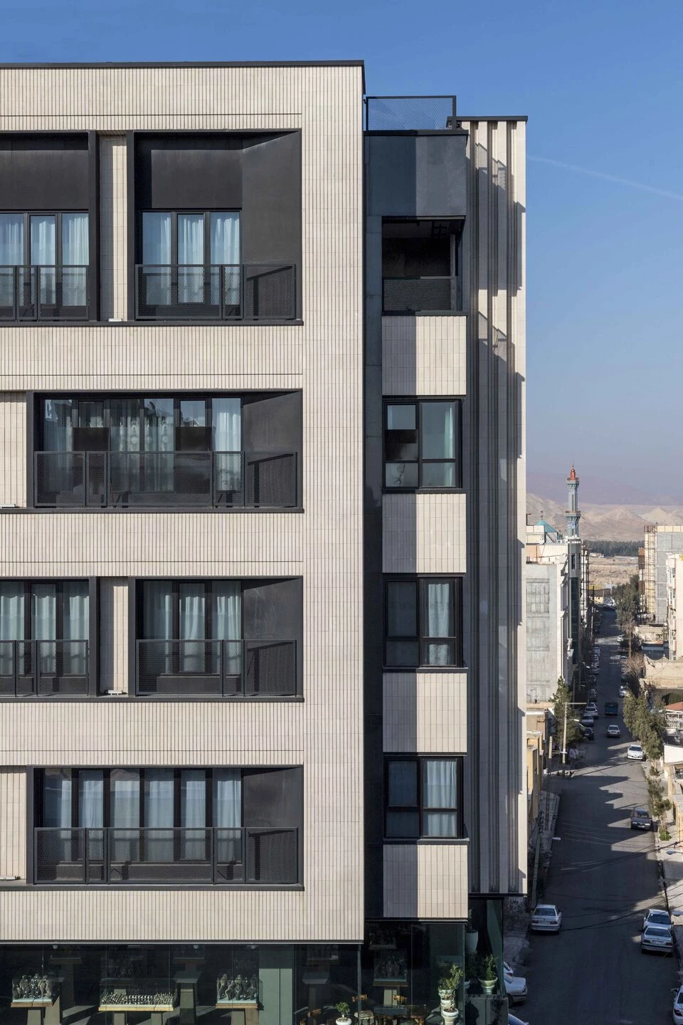 AGHAGHIA · 伊朗 Qom 的悬浮雕塑式公寓设计丨RJ ARCHITECTS-20